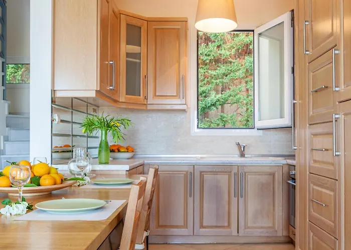 Epidavros Land Orfeas *